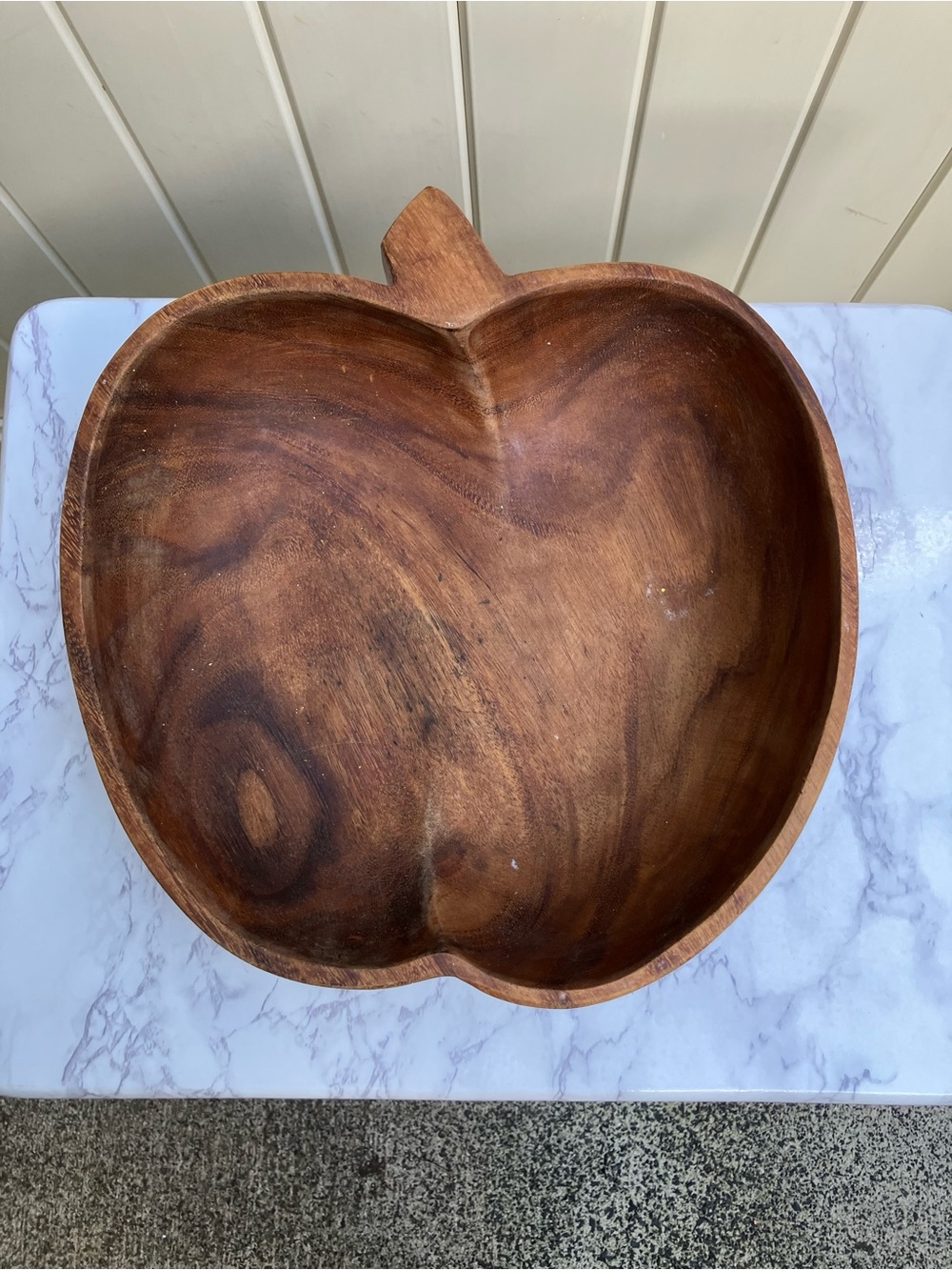 Beautiful wooden apple shaped bowl fruit decorative accentThis